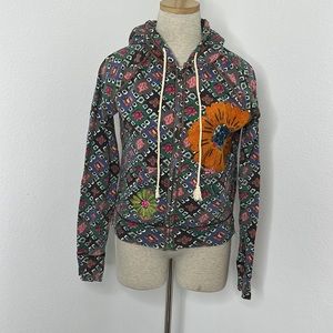 🔹 Vintage Lucky Brand Embroidered Hoodie